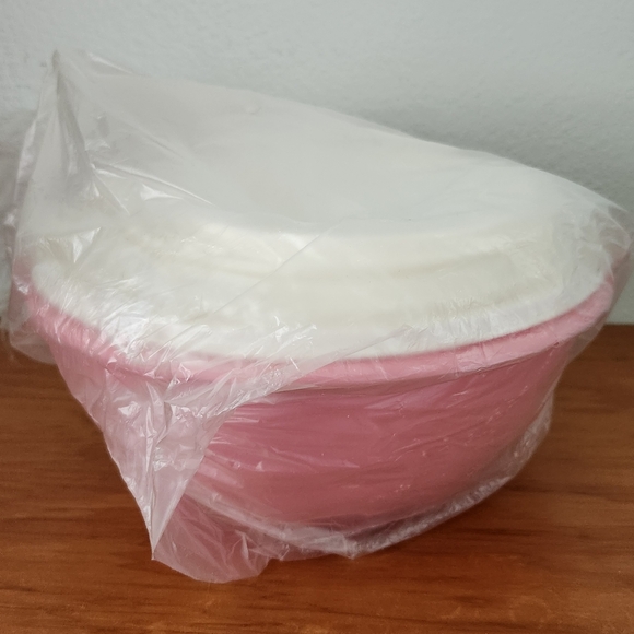 Tupperware Wonderlier Bowls - Picture 2 of 2